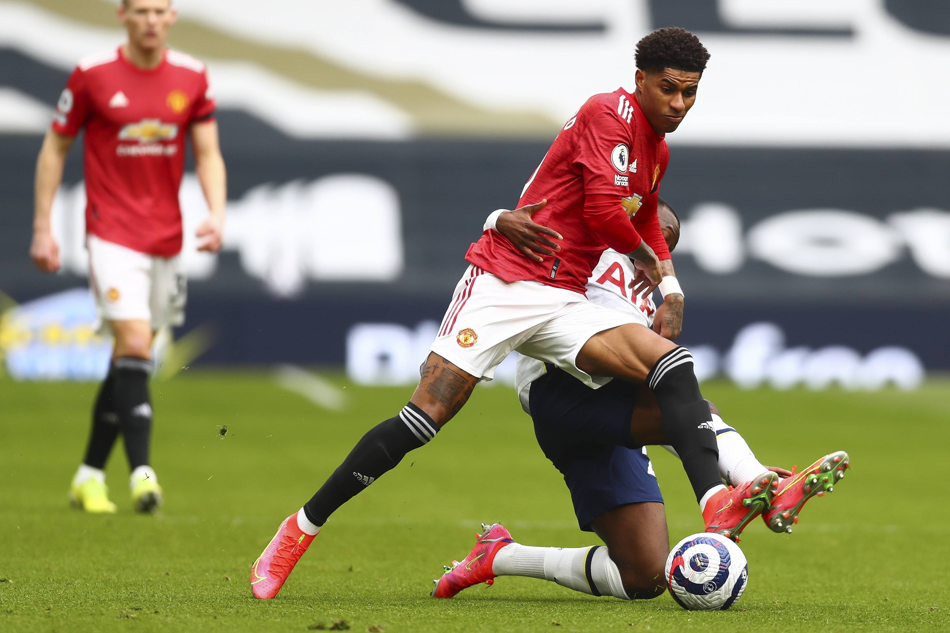 但在斯卢茨 但在斯卢茨